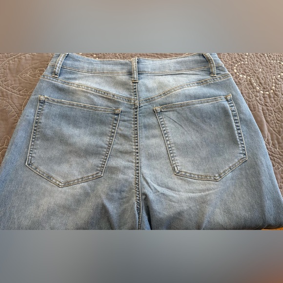 Fashion Nova Juniors Wide Leg Jeans NWT Size 3 - Picture 2 of 12